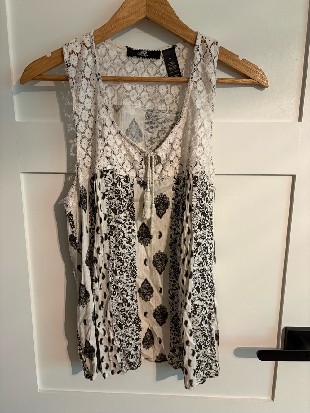 BKE White Lace Yoke Tank with Black Floral Print